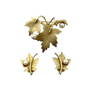 Sarah Coventry Mid-Century Brooch & Clip On Earrings Gold Leaves With Pearls Set